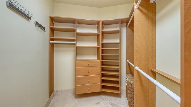 Building Photo - 464 Golden Gate Point