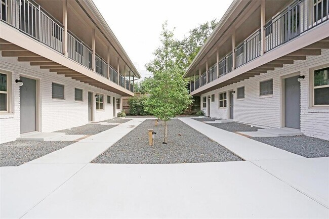 Building Photo - 4737 Aftonshire Dr