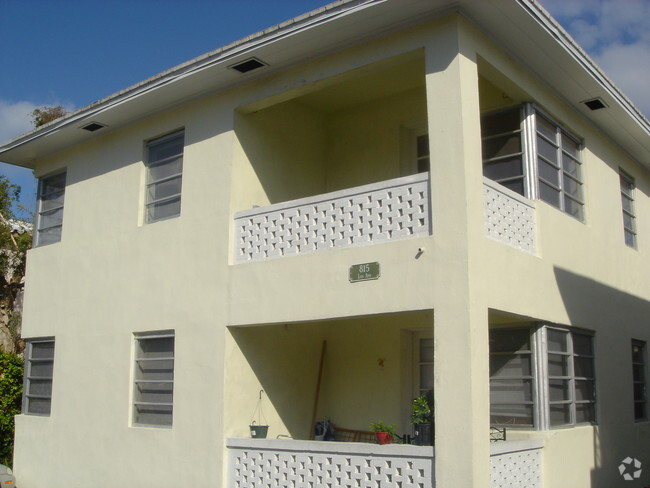 Apartments at 801-815 Alton Rd - Alton Suites