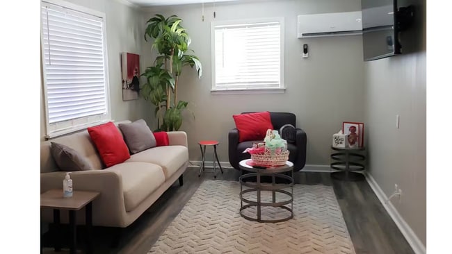 Building Photo - 701 N Greenwood Ave