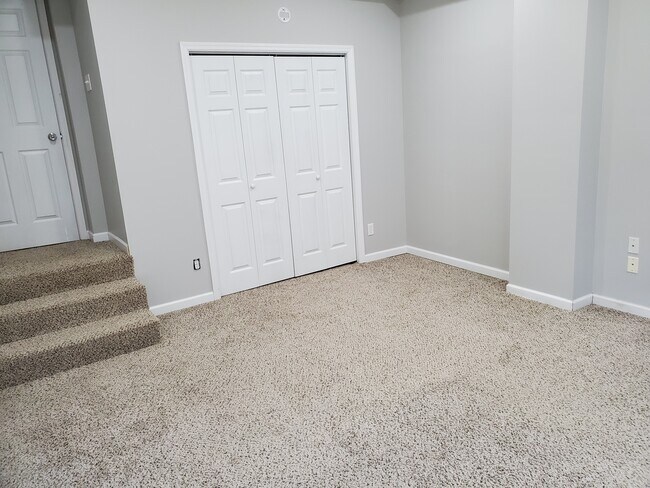 Building Photo - 329 Loop Drive