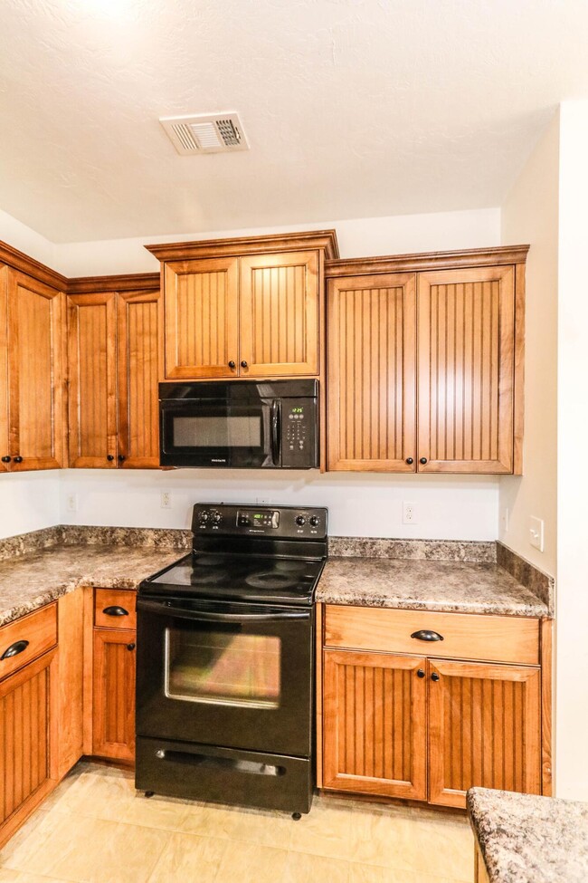 Building Photo - 334 High Meadows Pl