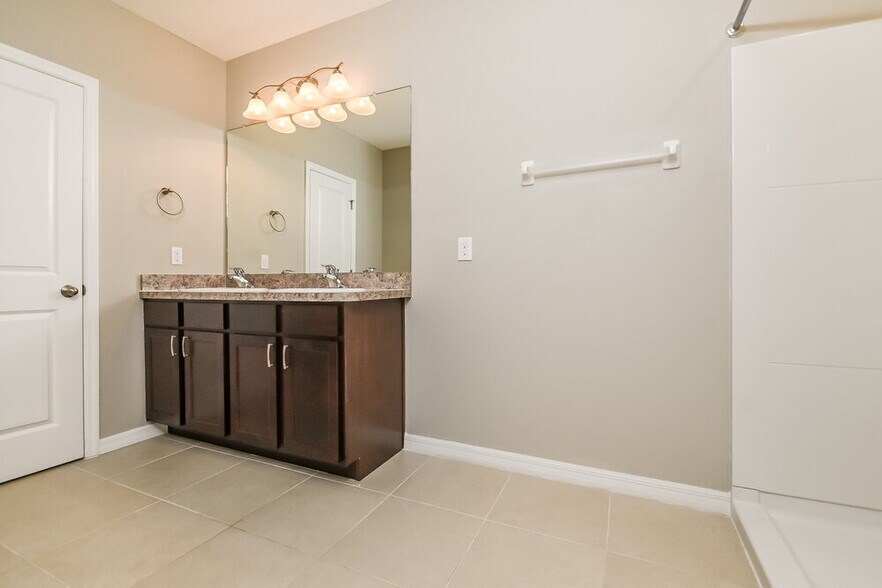 Building Photo - 5218 Willow Breeze Wy