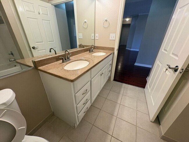 Building Photo - 5618 Pinnacle Heights Cir