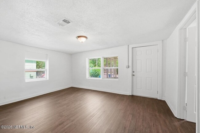 Building Photo - 1823 W 44th St