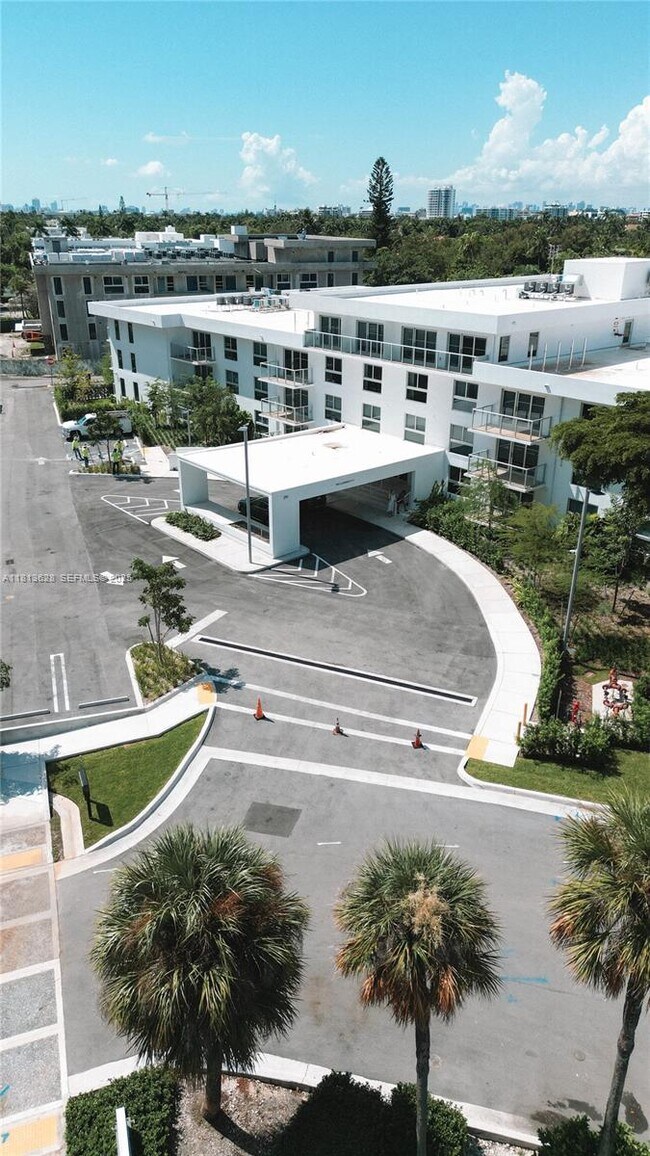 Building Photo - 291 Bal Bay Dr