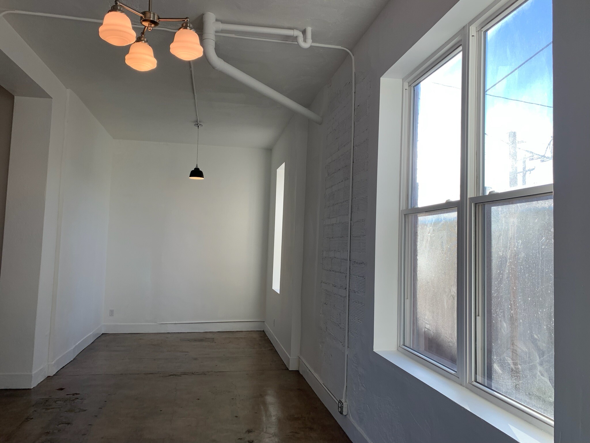 Building Photo - 111 N Walnut St