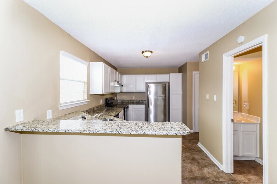 Building Photo - 4551 Blue River Dr