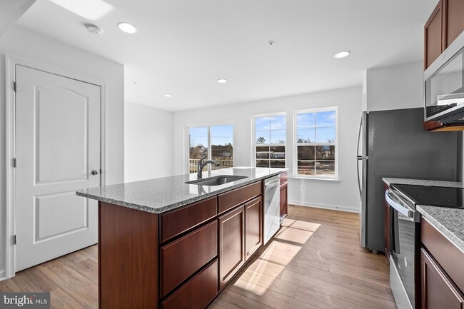 Building Photo - 444 Carrolton Ave