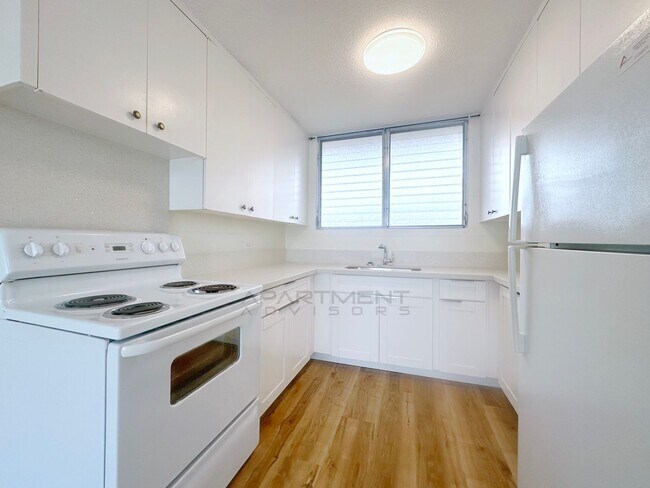 Building Photo - 3340 Campbell Ave