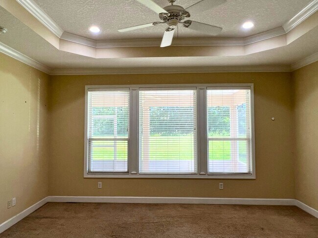 Building Photo - Rare find! 4/2 in Laurel Island