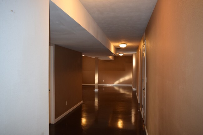 Building Photo - Beautiful spacious home in Waynesville