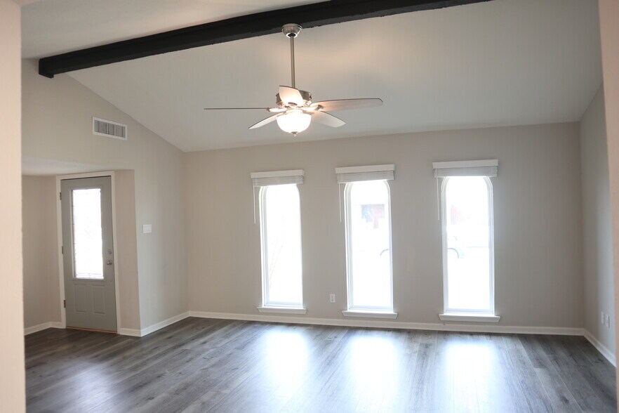 Building Photo - 4813 Wagner Dr