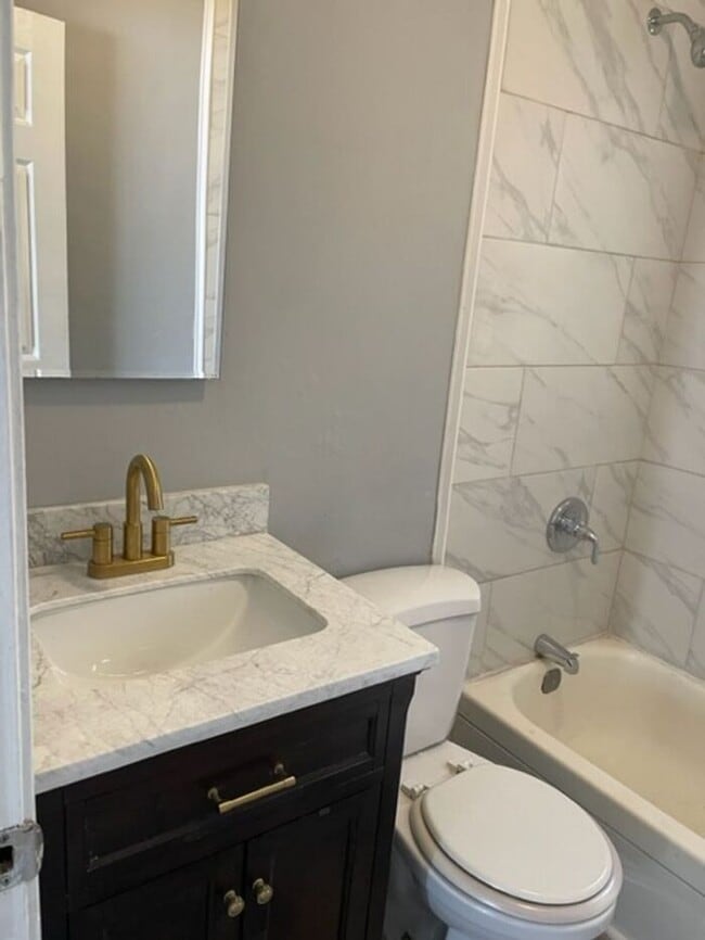 Building Photo - Updated two bedroom one bath duplex in Cap...