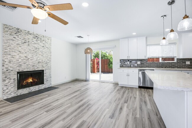 Building Photo - 53110 Avenida Ramirez