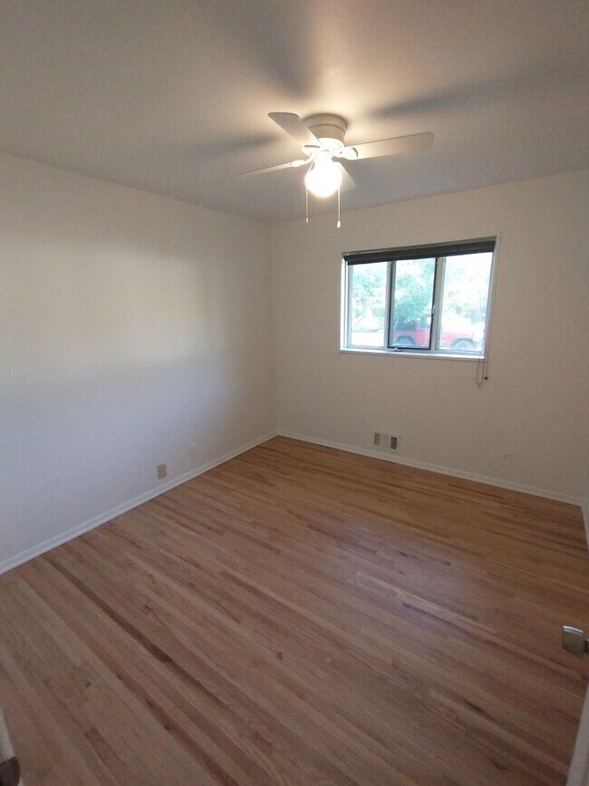 Building Photo - 3325 Martin Dr