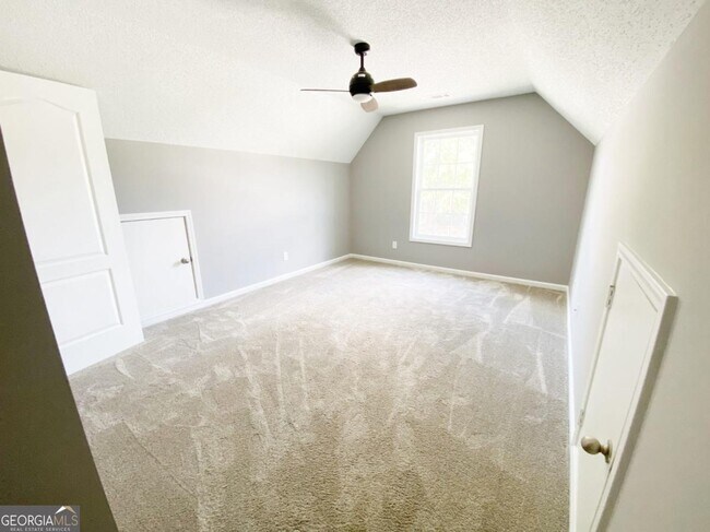 Building Photo - 675 Millbrook Villa Dr