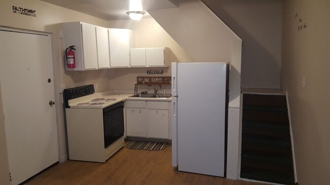 Building Photo - 412 Winter Ave