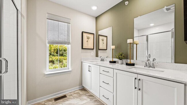 Building Photo - 48 Four Leaf Dr