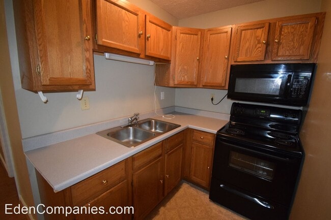 Building Photo - 2 br, 1 bath House - 113-3 Hagerman Court