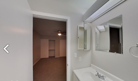 Building Photo - 11220 N 72nd Dr