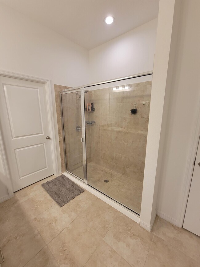 Building Photo - 5325 Jubiloso Dr