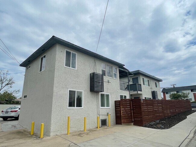 Building Photo - Updated 1 Bedroom 1 Bathroom apartment in San Diego