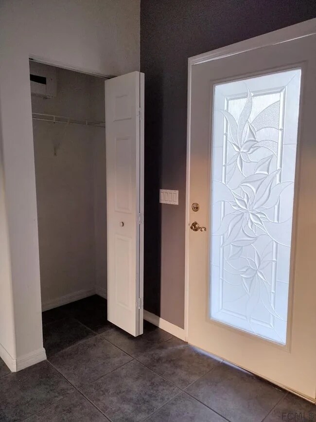 Building Photo - 12 Zorlou Ct