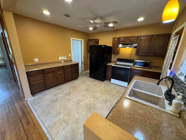 Building Photo - 1173 Seminole Dr