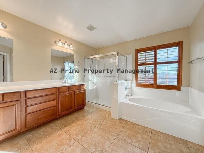 Building Photo - 10445 W Windsor Ave