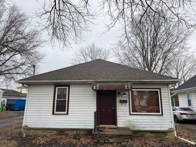 Building Photo - 2121 Cherry Ave