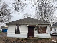 Building Photo - 2121 Cherry Ave