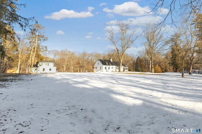 Building Photo - 70 Cranbury Rd