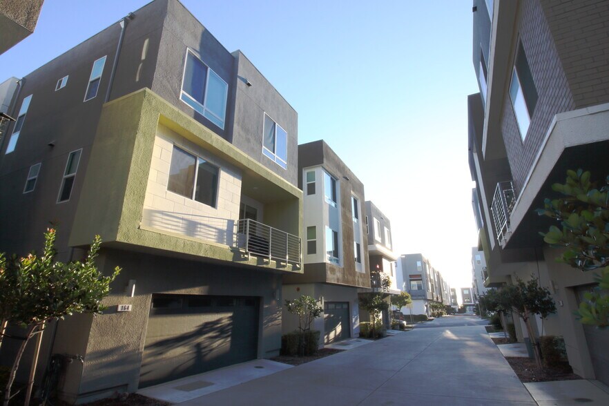 Building Photo - 164 Agustin Narvaez St