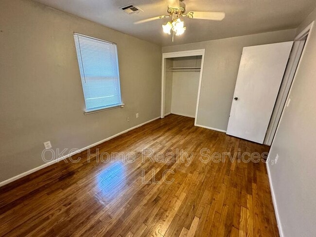 Building Photo - 804 E Steed Dr