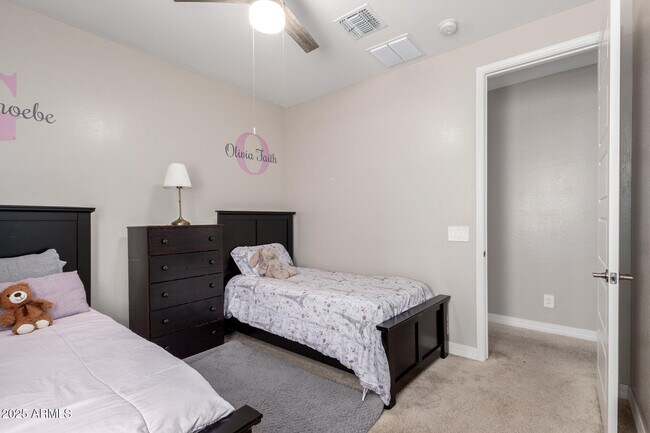 Building Photo - 10029 E Tahoe Ave