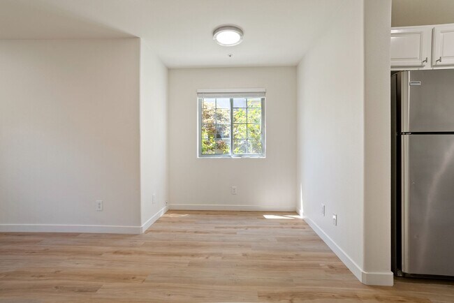 Building Photo - Newly renovated downstairs 1 bedroom 1 bath.