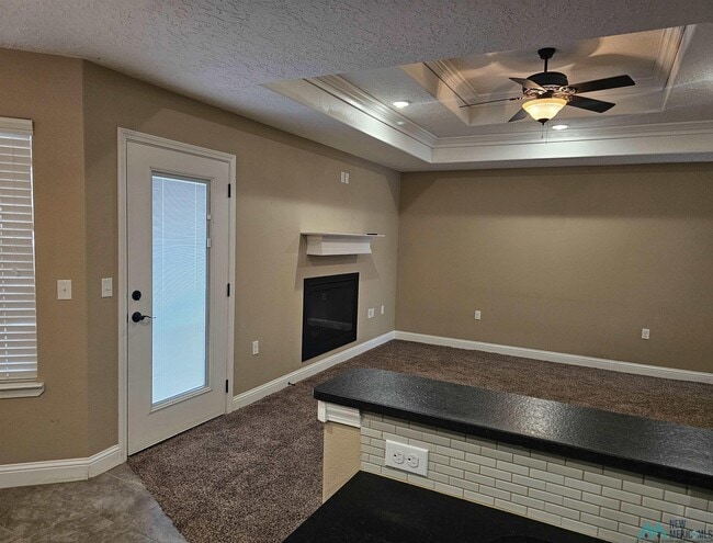 Building Photo - 2107 Mockingbird Ln