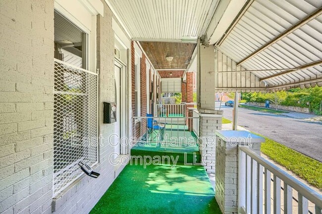 Building Photo - 1530 N Rosedale St
