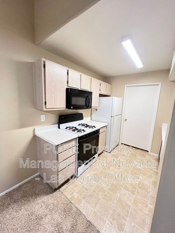 Building Photo - 7885 W Flamingo Rd