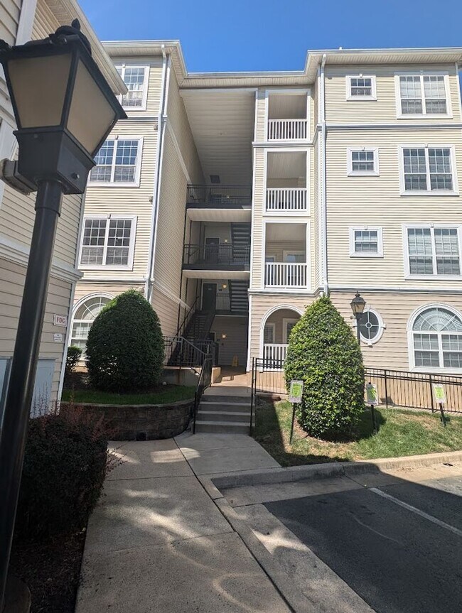 Building Photo - Palazzo at Park Center Top floor 2 bedroom condo