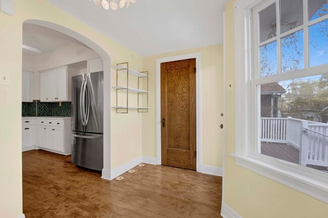 Building Photo - 636 S Euclid Ave