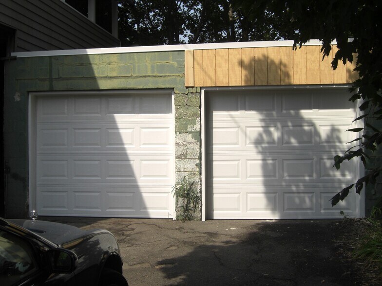 Building Photo - 111 Eldredge St