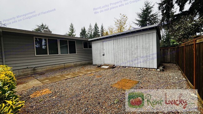 Building Photo - Charming 3 Bedroom Rambler + Large Storage/Shop  | Kent, WA