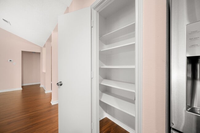 Building Photo - 1530 Hunter Green Ln