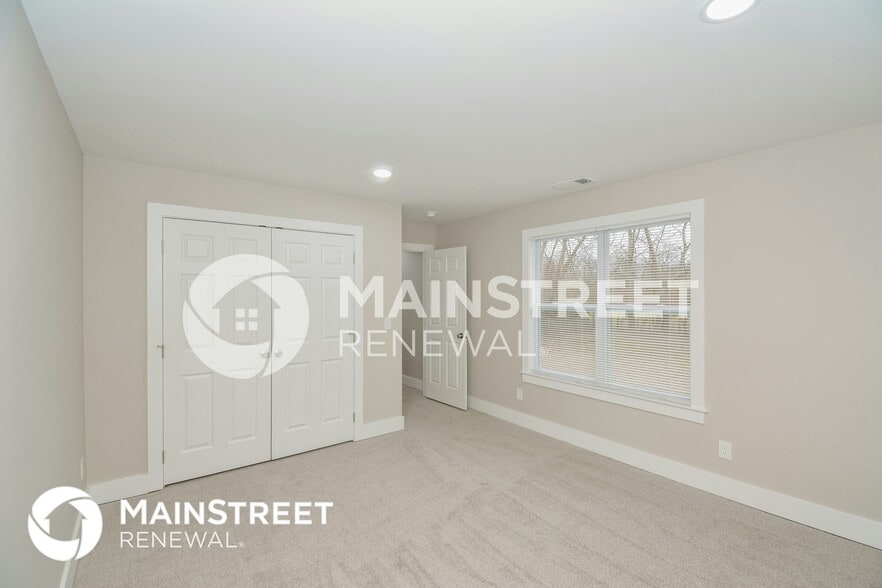 Building Photo - 115 Green Meadow Dr