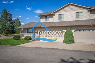 Building Photo - 3 Bedroom, 2 Bathroom Home, with Attached 2 Car Garage Available in Coeur d'Alene!