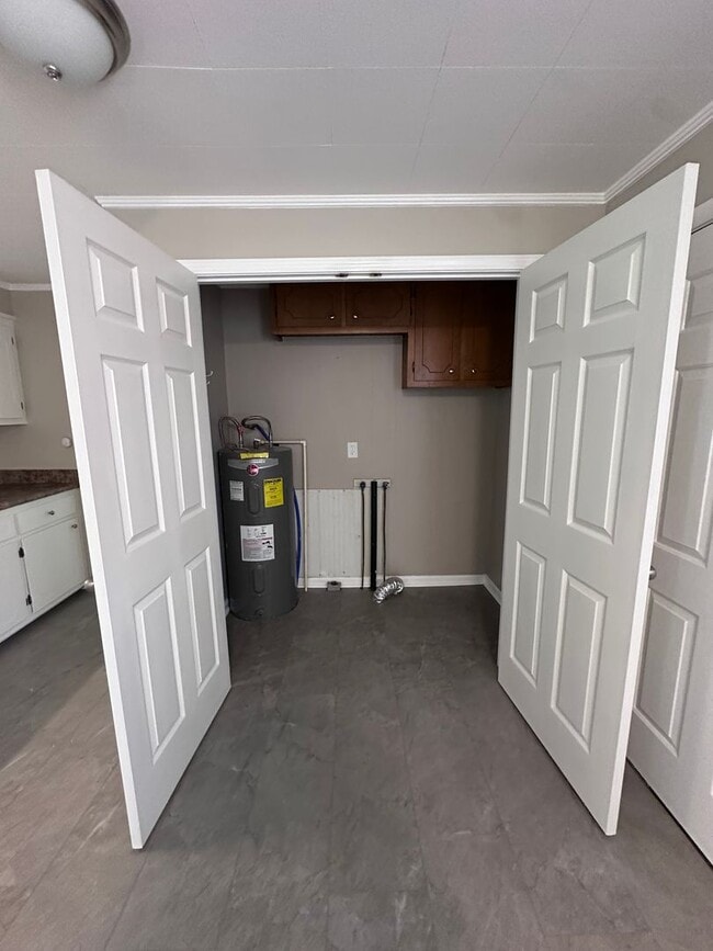 Building Photo - 313 Ginnie Ln