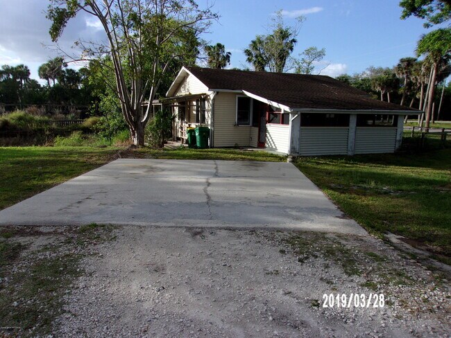 Building Photo - 6500 June Dr