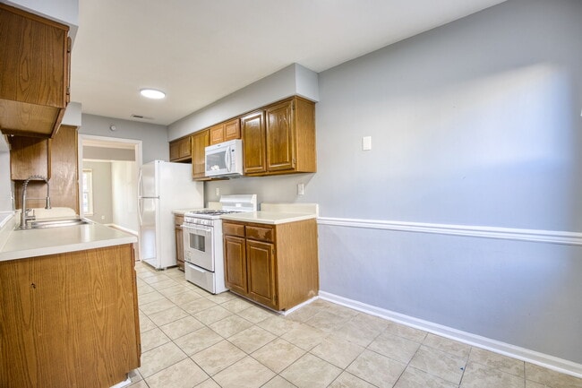 Building Photo - 5540 Finespun Last